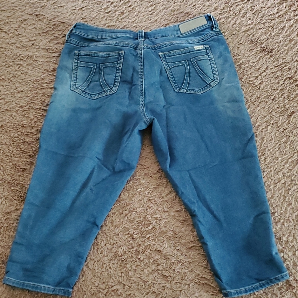 Capris cute